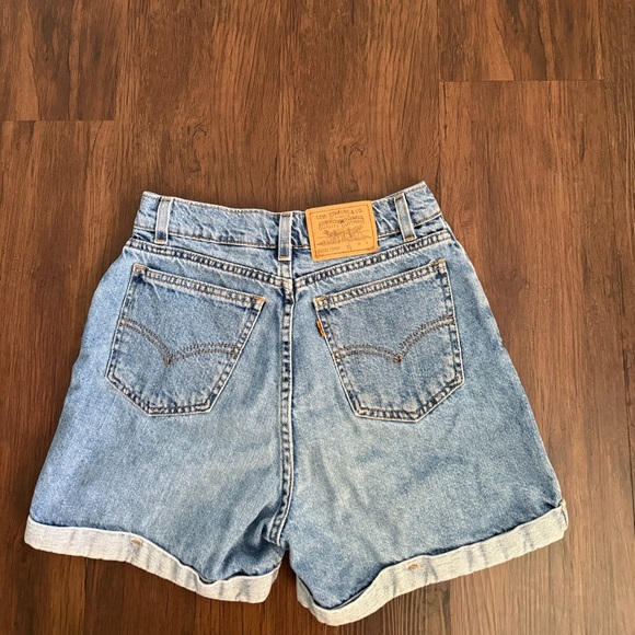Vintage Orange Tab High-Waisted Cuffed Levi’s‎ Denim Shorts Size 16 - Picture 1 of 7